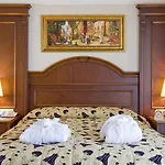 Отель Glk Premier Regency & 3*