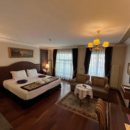 Glk Premier Regency & Hotel 3*