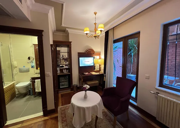 Glk高级丽晶酒店 3*