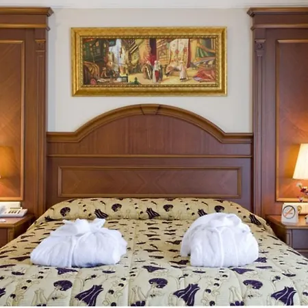 Glk Premier Regency Suites&spa Hotel 3*