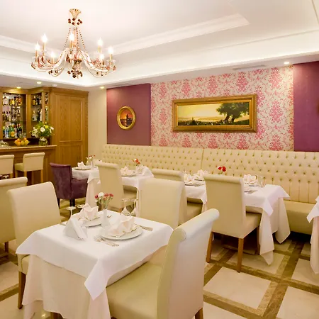 Glk Premier Regency & Hotel 3*