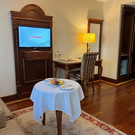 Glk Premier Regency Suites&spa 3*