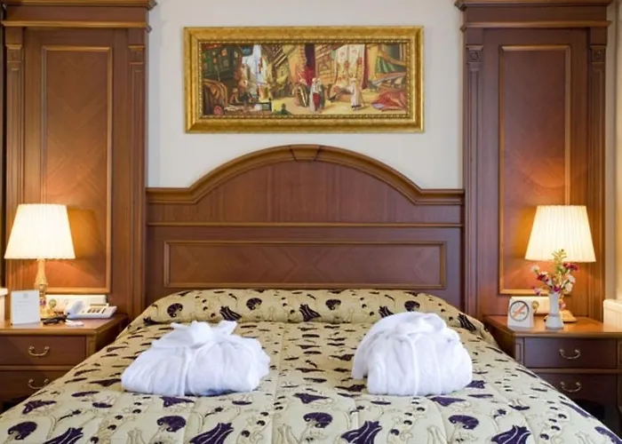 Glk Premier Regency Suites&spa Hotel 3*