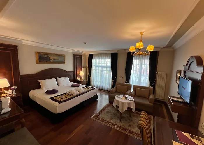 Glk Premier Regency Suites&spa Hotel 3*