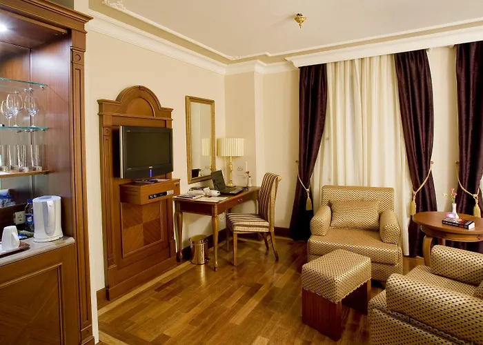 Glk Premier Regency Suites&spa Hotel 3*