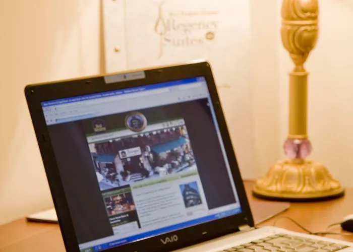 Glk Premier Regency Suites&spa Hotel