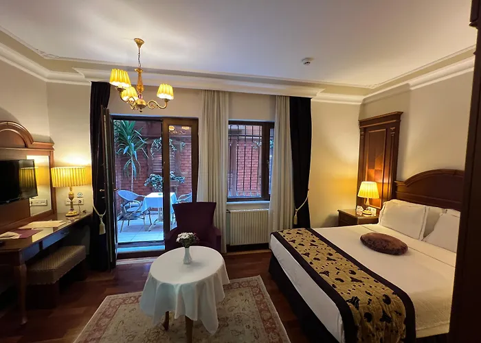 Glk Premier Regency & Hotel 3*